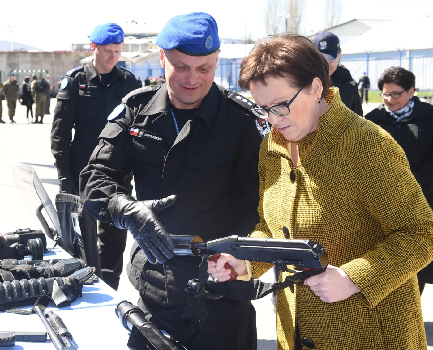Ewa Kopacz w Kosowie. Premier spotyka się z żołnierzami