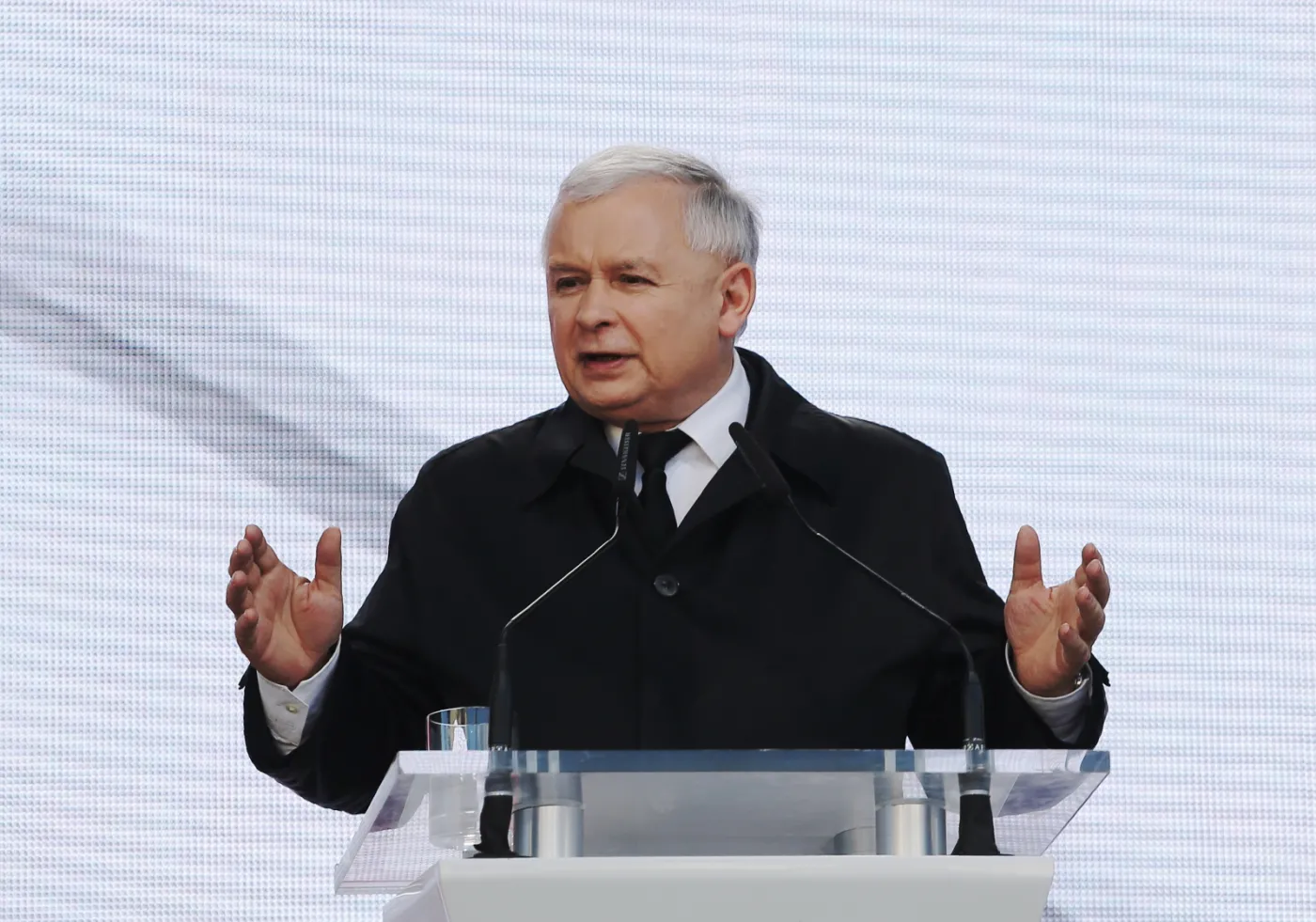 7644661-jaroslaw-kaczynski-przemawial.jpg
