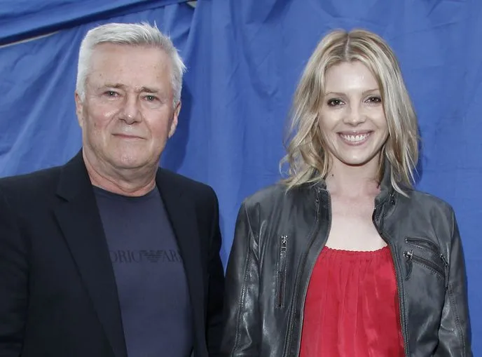 Serialowy ksiądz z "Plebanii" poślubi o połowę młodszą od siebie aktorkę