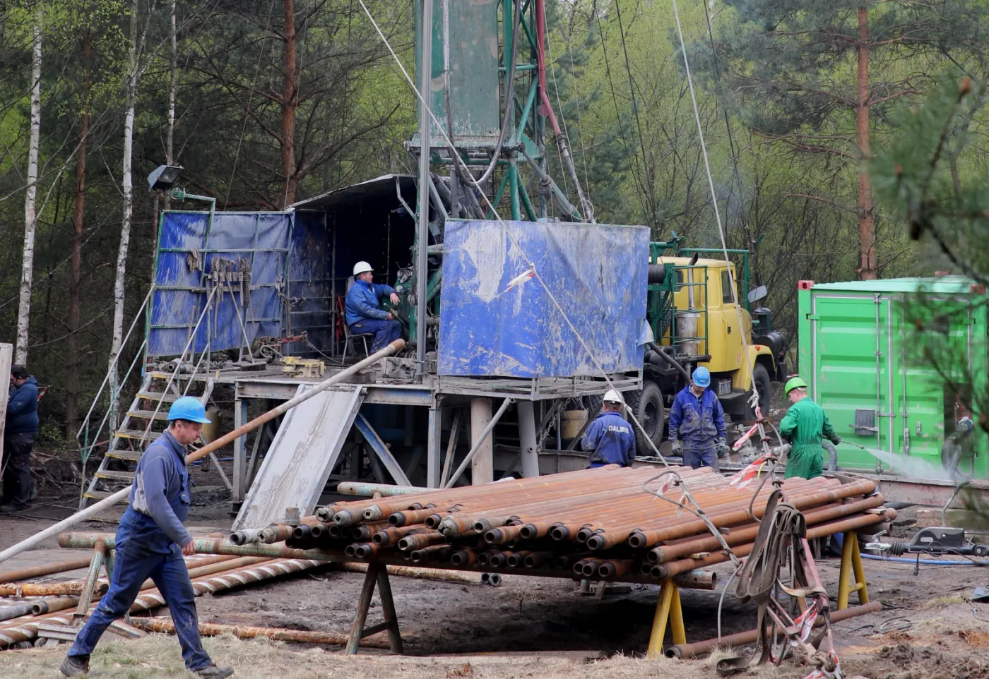 Już 14 dobę ratownicy próbują dotrzeć do uwiezionych górników
