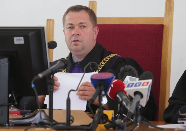 Skatowali dziecko i wrzucili ciało do stawu. Sąd: To nie było morderstwo