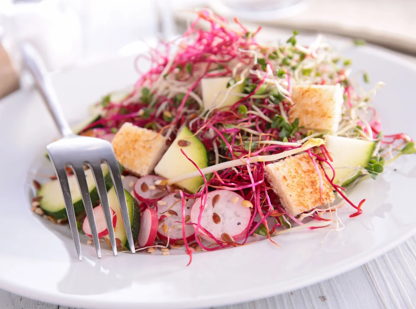 Sałatka warzywna z kiełkami