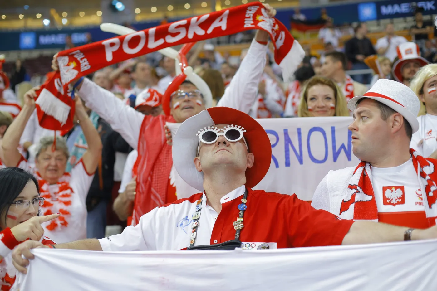 7343142-kibice-reprezentacji-polski.jpg