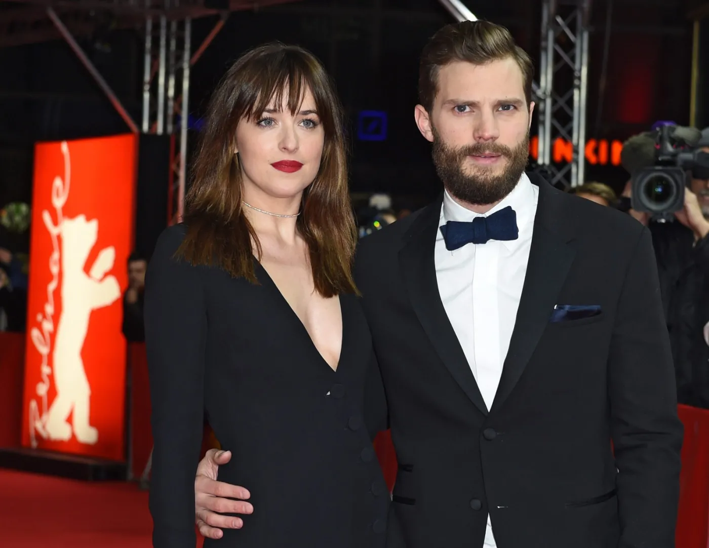 7414902-dakota-johnson-i-jamie-dornan.jpg