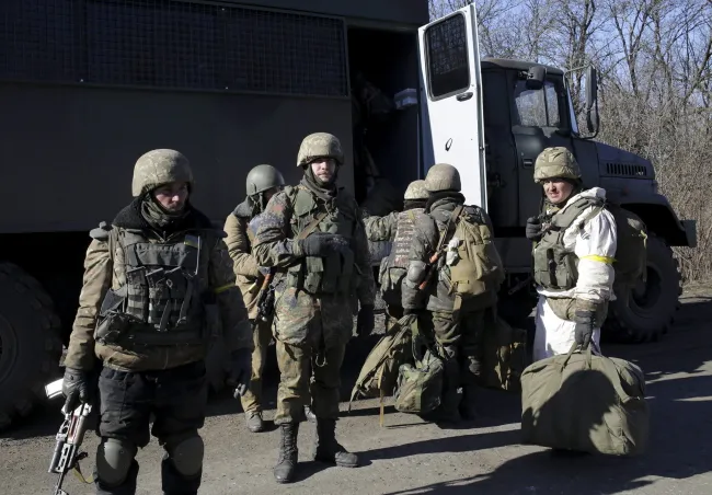 Separatyści szykują się do ataku na Mariupol. Ściągają ciężki sprzęt