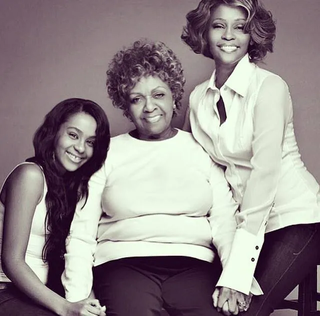 8019847-bobbi-kristina-brown-z-mama-i.jpg