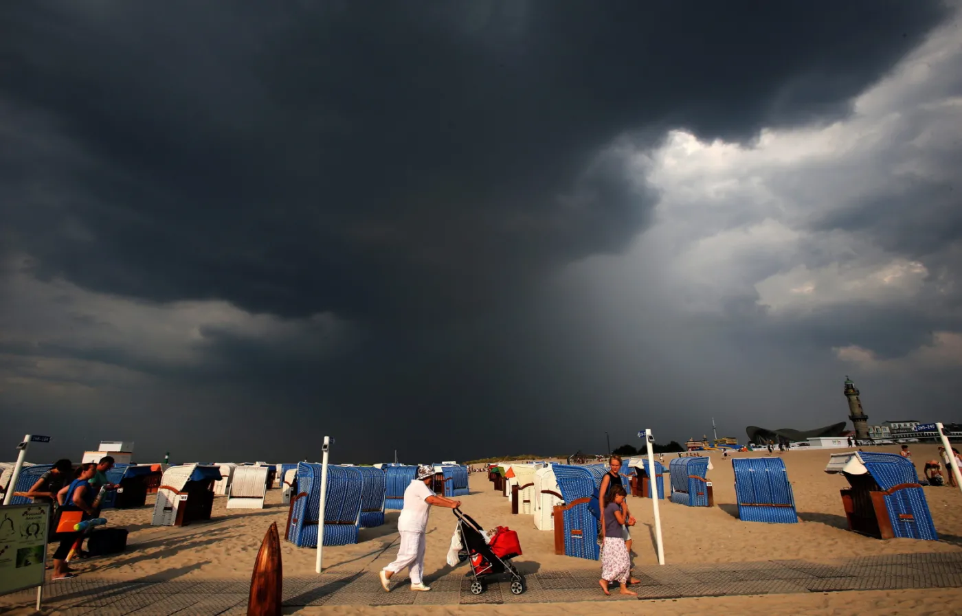 Ciemne chmury nad Bałtykiem