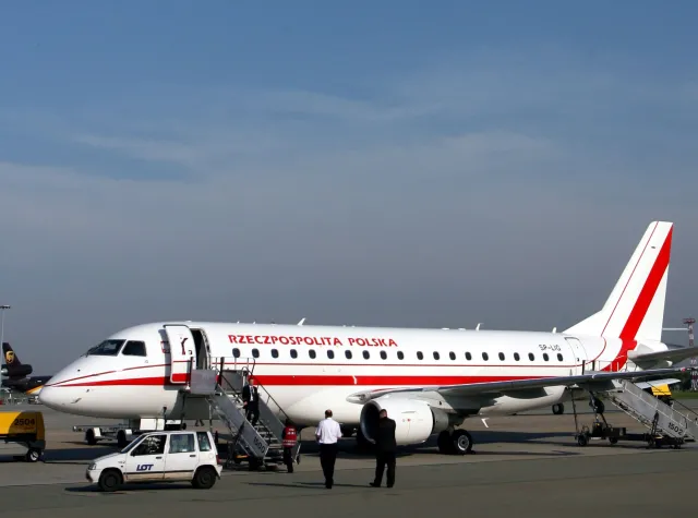 Co zepsuło się w rządowym samolocie? "Pilot walczył z maszyną"