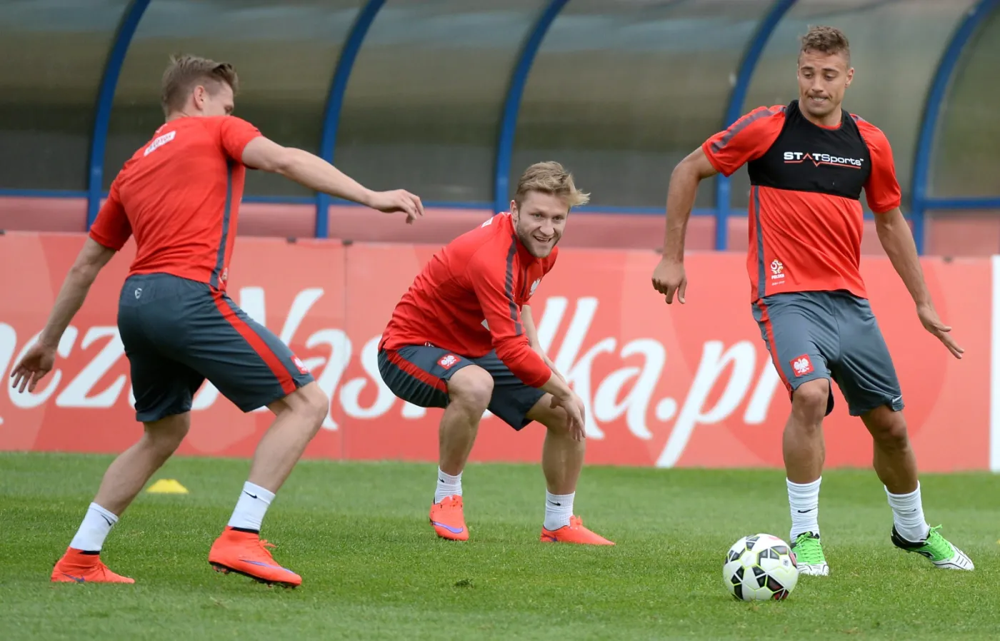 Piłkarze reprezentacji Polski (od prawej): Thiago Cionek, Jakub Błaszczykowski i Łukasz Piszczek, podczas treningu kadry w Warszawie