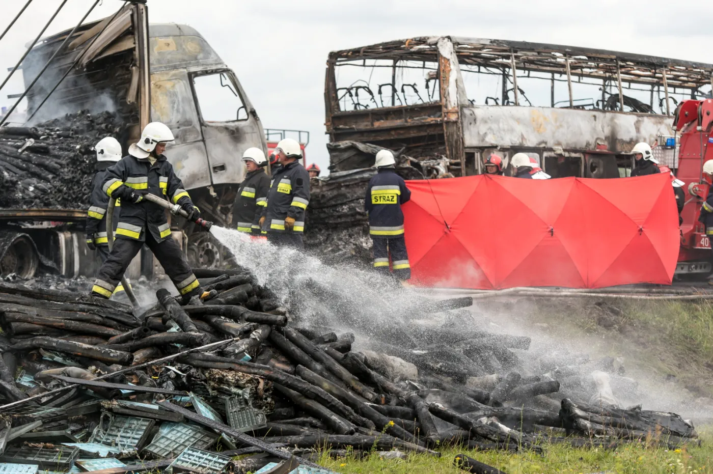 Tragiczny karambol na A4. Spłonęły auta, są ofiary wypadku na autostradzie. ZDJĘCIA