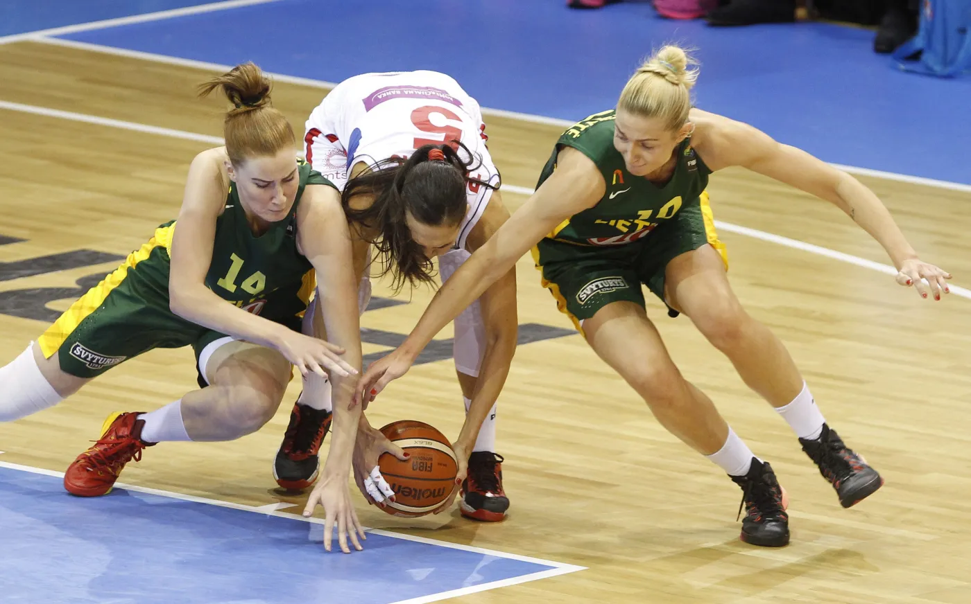 Sonja Petrovic, Egle Siksniute i Monika Grigalauskyte