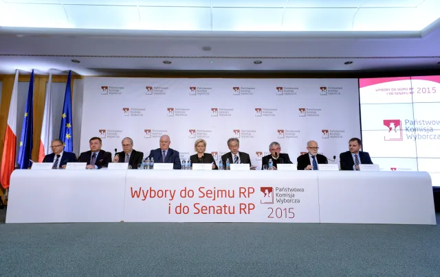 PKW ogłosiła wyniki wyborów: PiS - 235 posłów i samodzielne rządy. PODZIAŁ MANDATÓW W SEJMIE