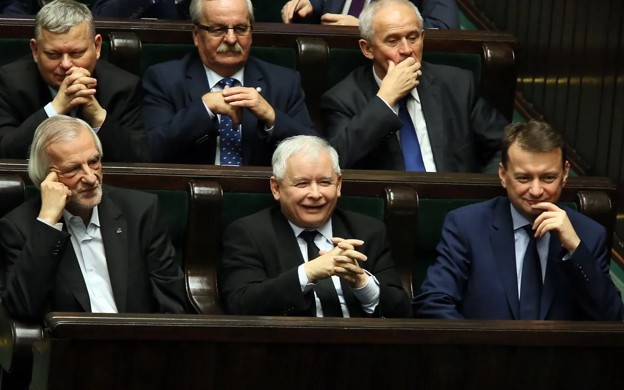 Niemiecki dziennik "Handelsblatt": Merkel powinna spotkać się z Kaczyńskim