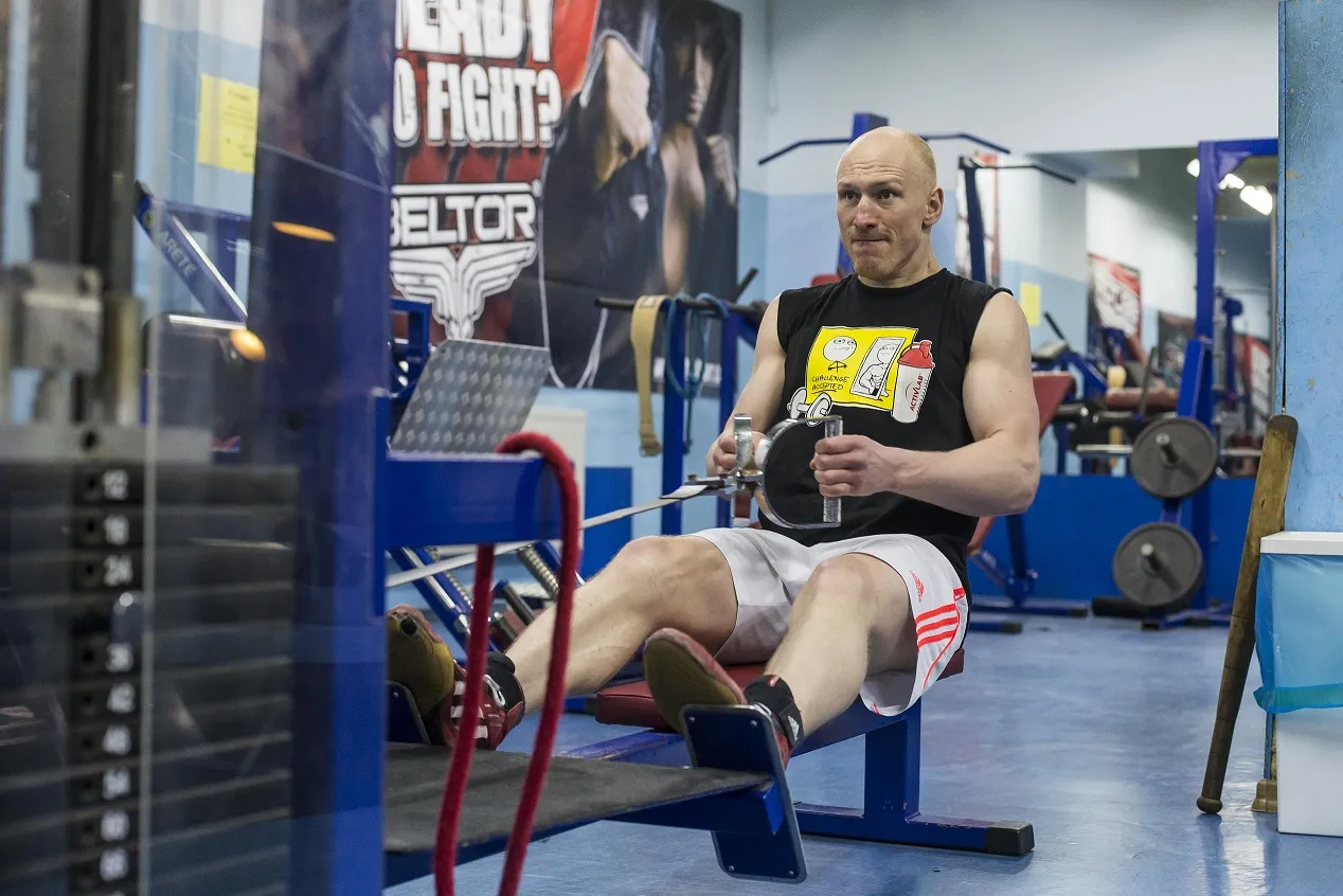 Walka Krzysztofa "Diablo" Włodarczyk z Beibutem Szumenowem dopiero w 2016 roku