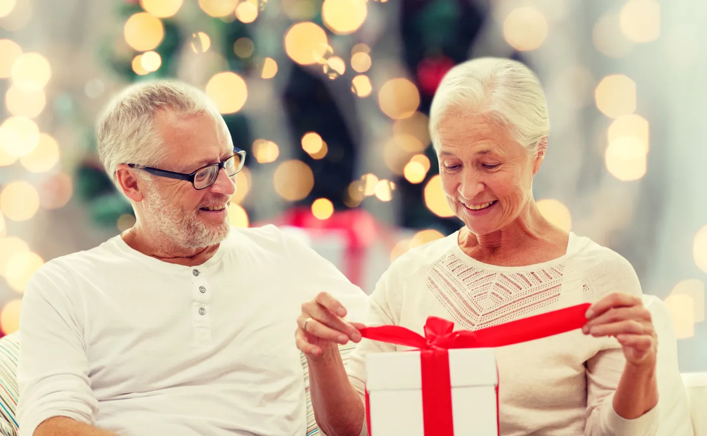 Co kupić dziadkom pod choinkę? 20 pomysłów na prezent dla seniora