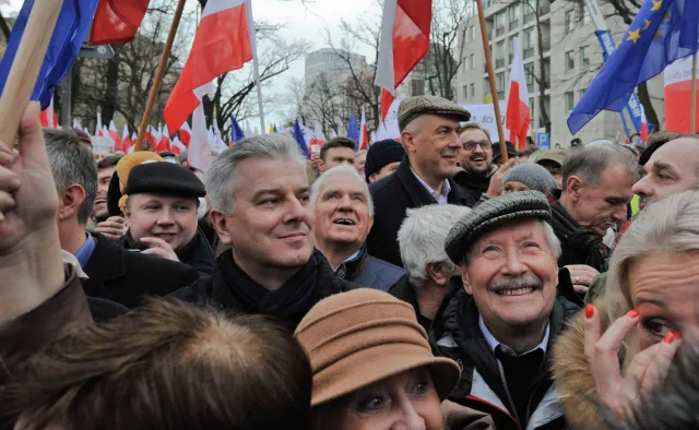 "Skakał po murku parlamentu i szerzył mowę nienawiści". Jest wniosek o ukaranie Romana Giertycha
