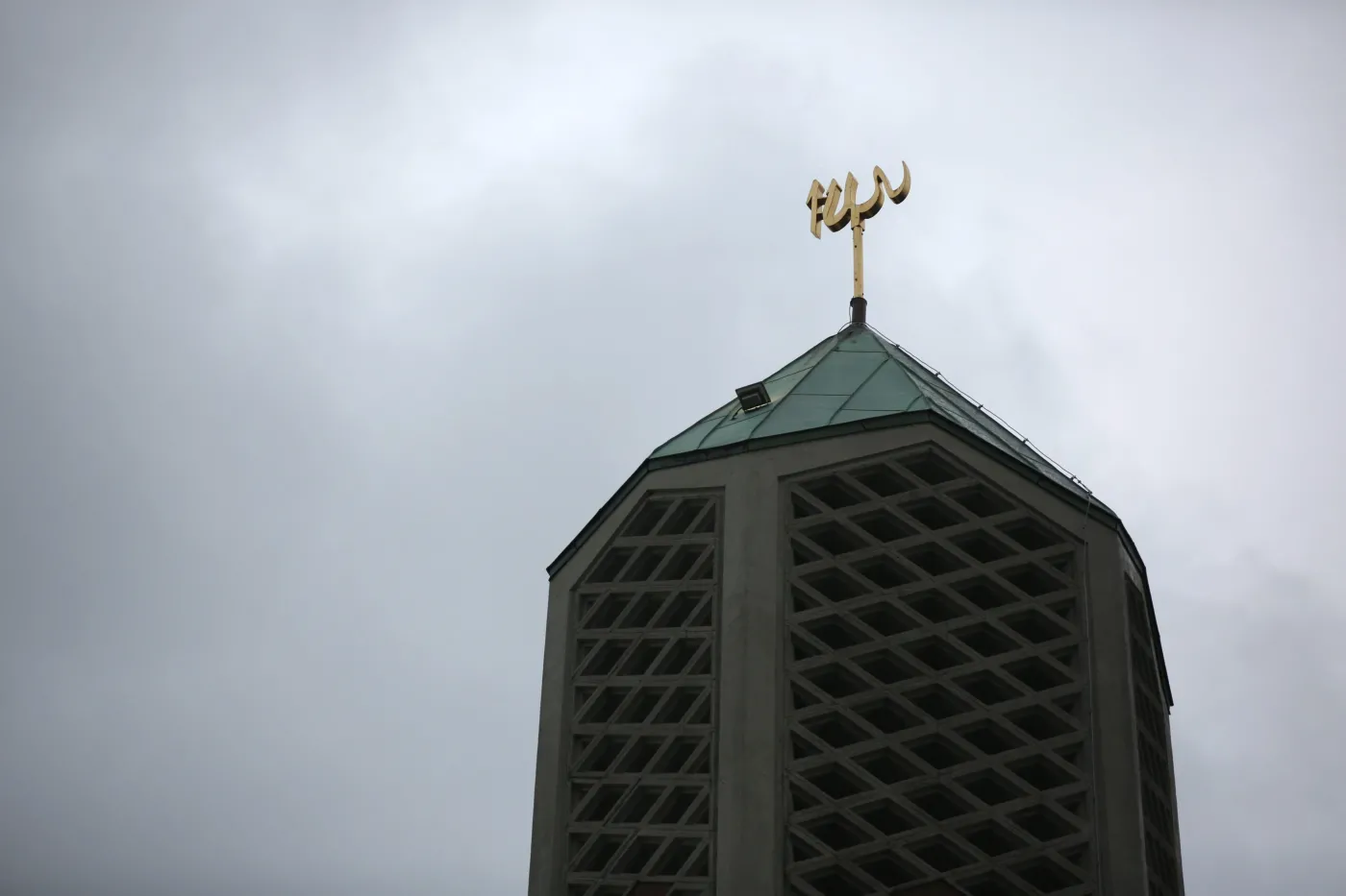 Muzułmanie zamieniają nieczynny protestancki kościół w meczet. ZDJĘCIA z Hamburga