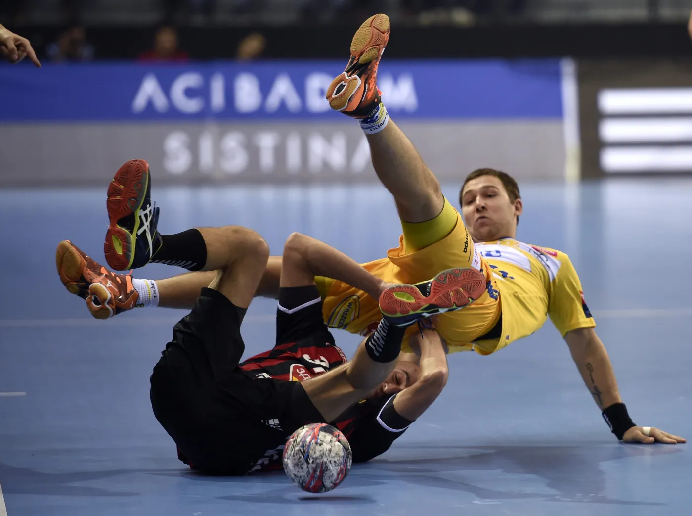 Wysoka porażka piłkarzy ręcznych Vive Tauronu Kielce w Lidze Mistrzów