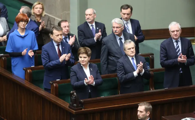 "Ponury, a momentami przestępczy" obraz Polski. PiS ma już audyt rządów PO-PSL