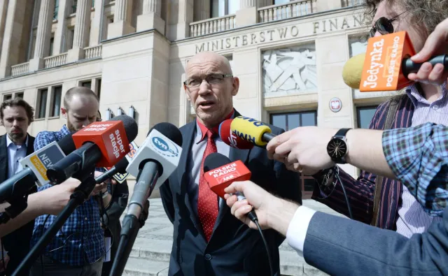 Polskie wątki "Panama Papers". Ministerstwo Finansów wszczęło postępowanie analityczne. WIDEO