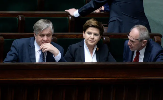 Awantura i zamieszanie w Sejmie. Sędzia Trybunału nie wybrany? Kuchciński: Stwierdzam wybór [WIDEO]