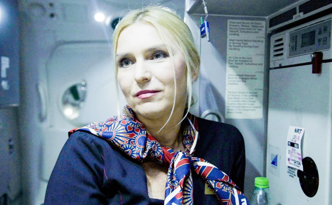 Stewardessa LOT o klaskaniu w samolocie, niekulturalnych pasażerach i krzywdzących stereotypach [ROZMOWA DZIENNIK.PL]