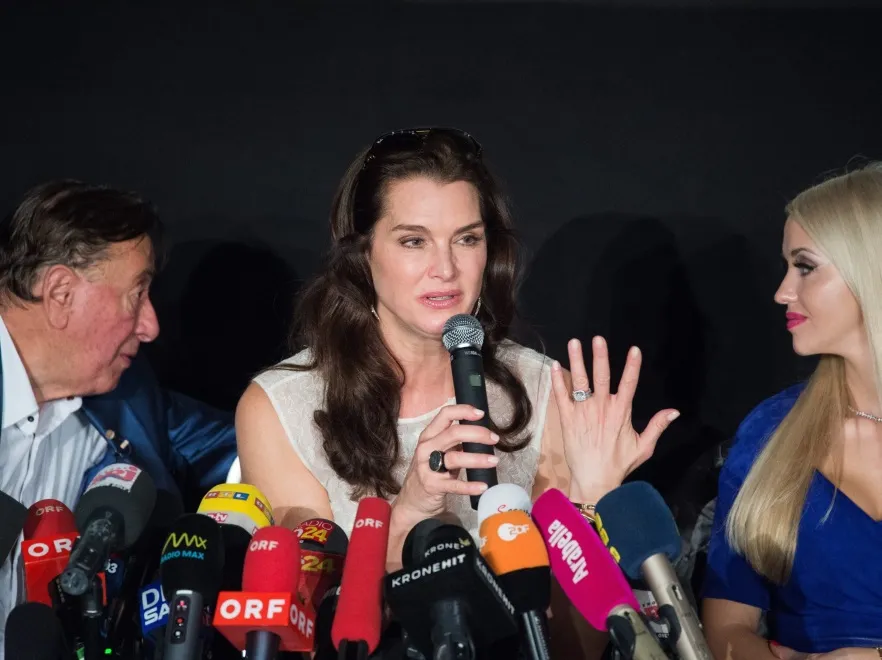 To się chwali! Brooke Shields ma odwagę wyglądać na 50 lat. FOTO