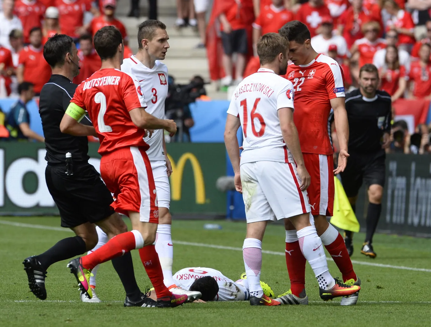 Błaszczykowski nie lubi się z Lewandowskim? Na boisku jeden za drugim skoczyłby w ogień