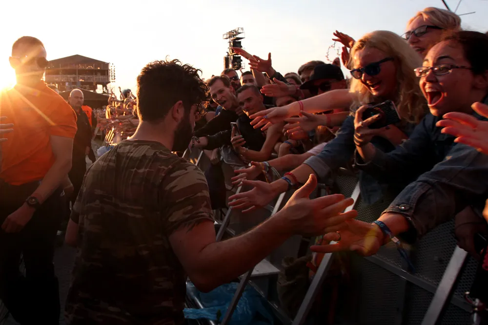 9240090-open-er-festival-2016-foals.jpg