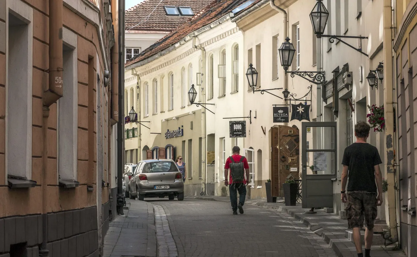 Ambasada RP: Zniszczenie ławeczki Ogińskiego w Wilnie to akt ksenofobiczny