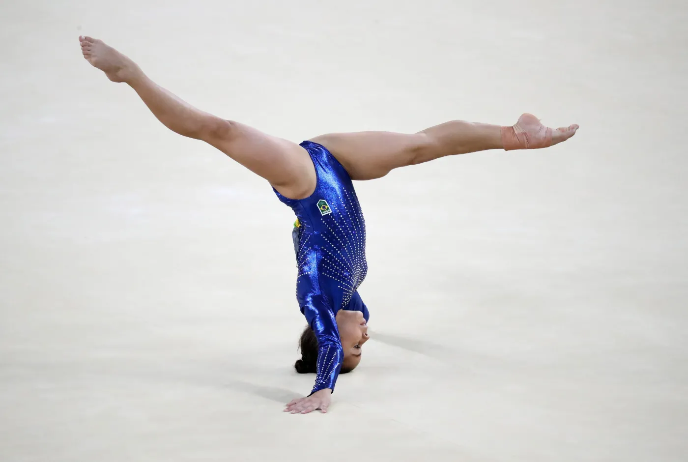 Ładne, zgrabne i do tego chyba z gumy. Gimnastyczki w Rio zachwycają nie tylko umiejętnościami