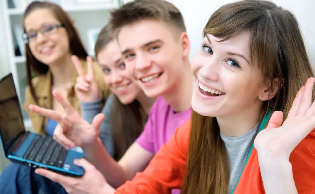 Zdezorientowani gimnazjaliści. 9 lat nauki, a większość "poległa" na prostym teście