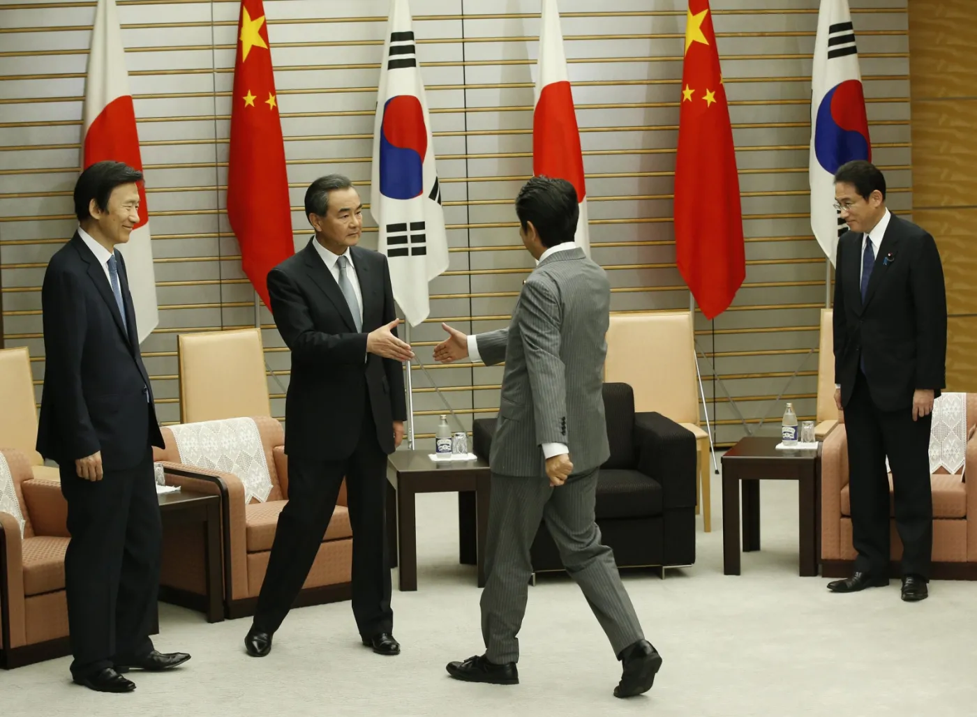 Japońsko-koreańskie spotkanie dyplomatyczne