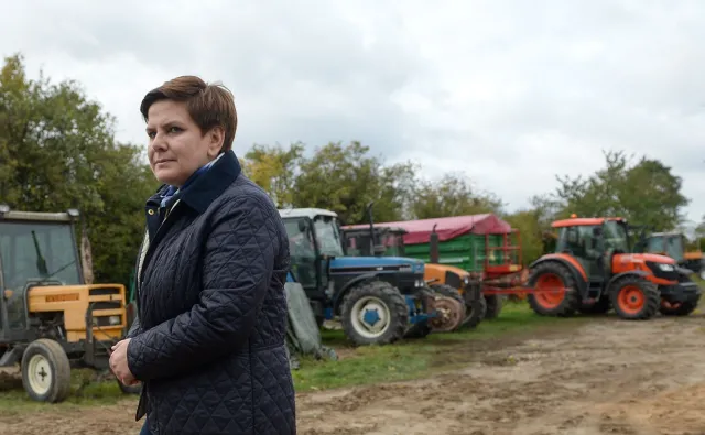 Nowy konflikt rządu PiS z Brukselą? Unia bierze się za kontrowersyjną ustawę o ziemi