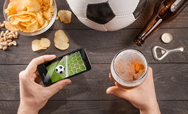 Narzekają na kodowane mecze Euro 2016 w Ipli. "Słaba jakość, rwie się"