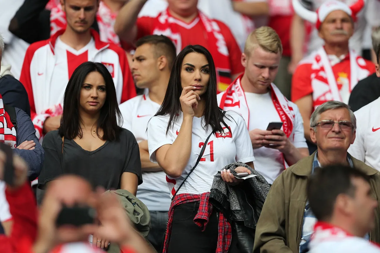 Tak żony i partnerki Polaków kibicowały swoim mężczyznom. Na Stade de France była też Natalia Siwiec