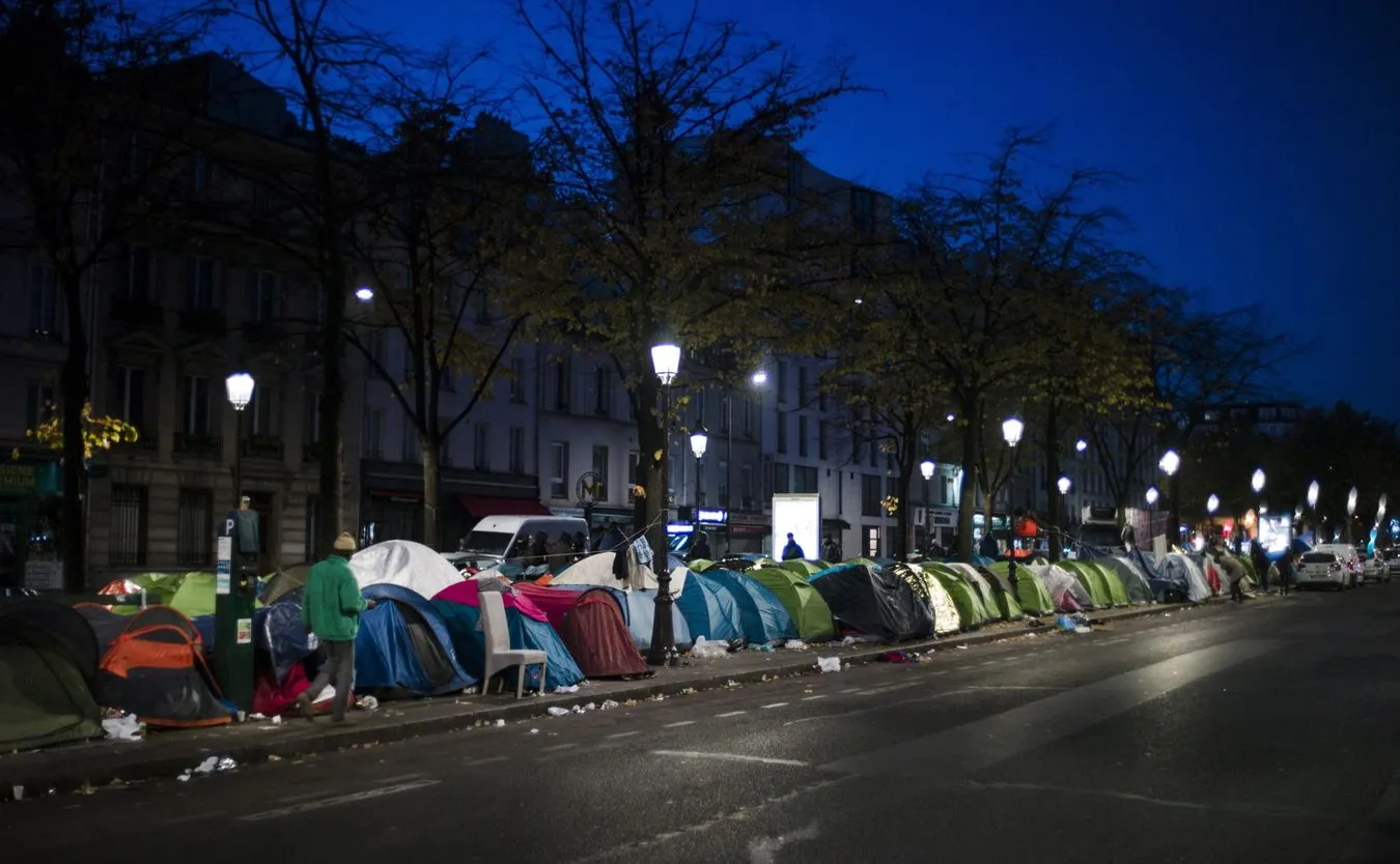 Namioty imigrantów w Paryżu