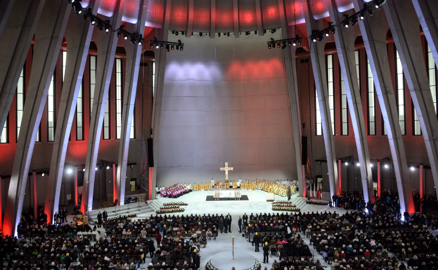 Uroczyste otwarcie Świątyni Opatrzności Bożej. "Szczególne podziękowania dla tej ogromnej 100 tysięcznej rzeszy darczyńców"