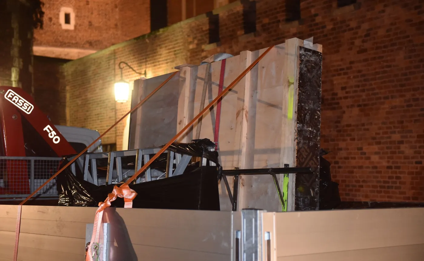 Nowy sarkofag pary prezydenckiej gotowy. Projektantka: Udało się nie zakłócić harmonii tego miejsca [ZDJĘCIA]