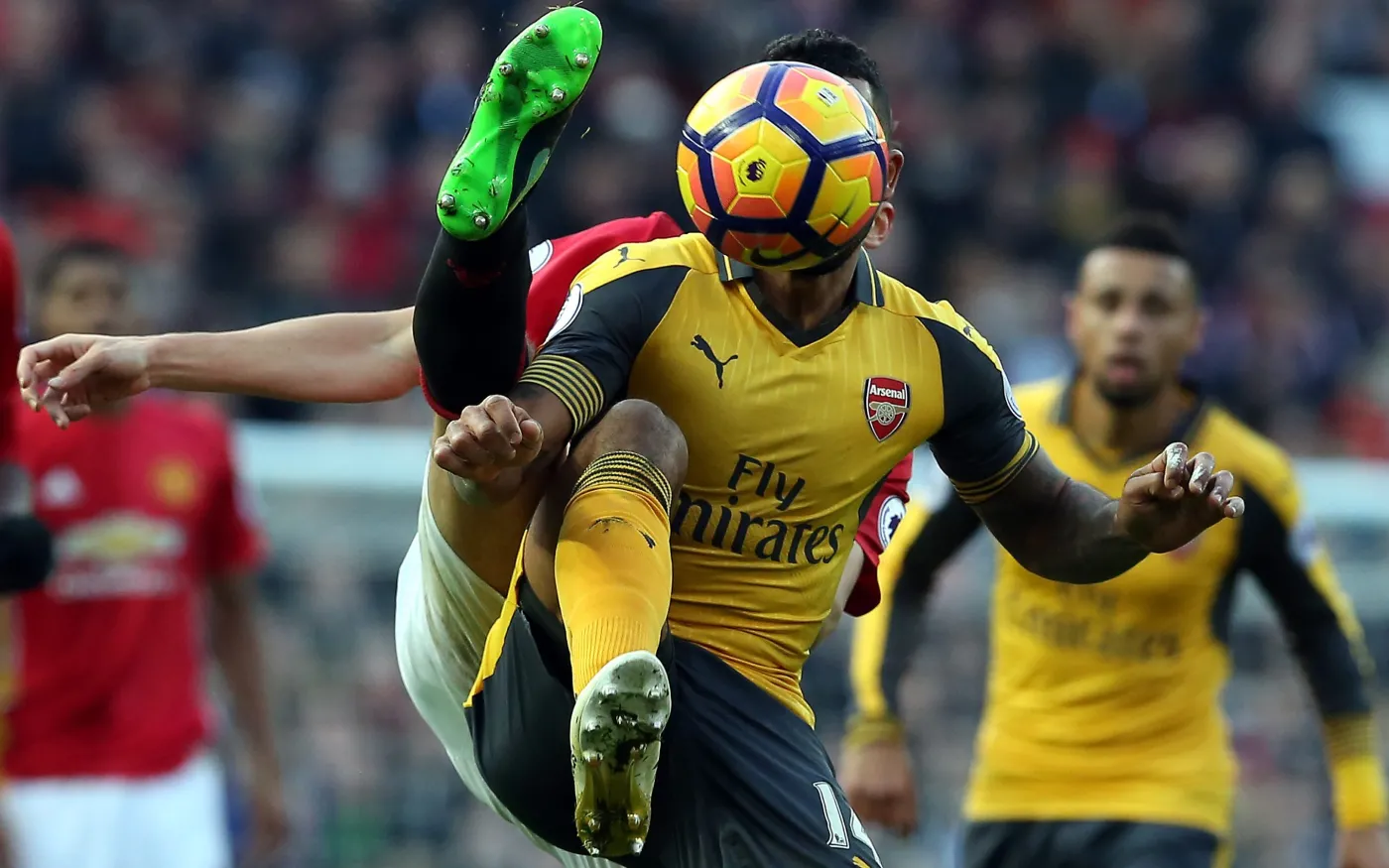 Matteo Darmian i Theo Walcott