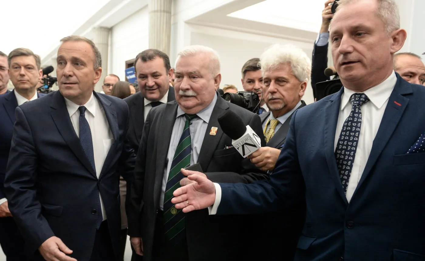 9701186-byly-prezydent-lech-walesa-c.jpg