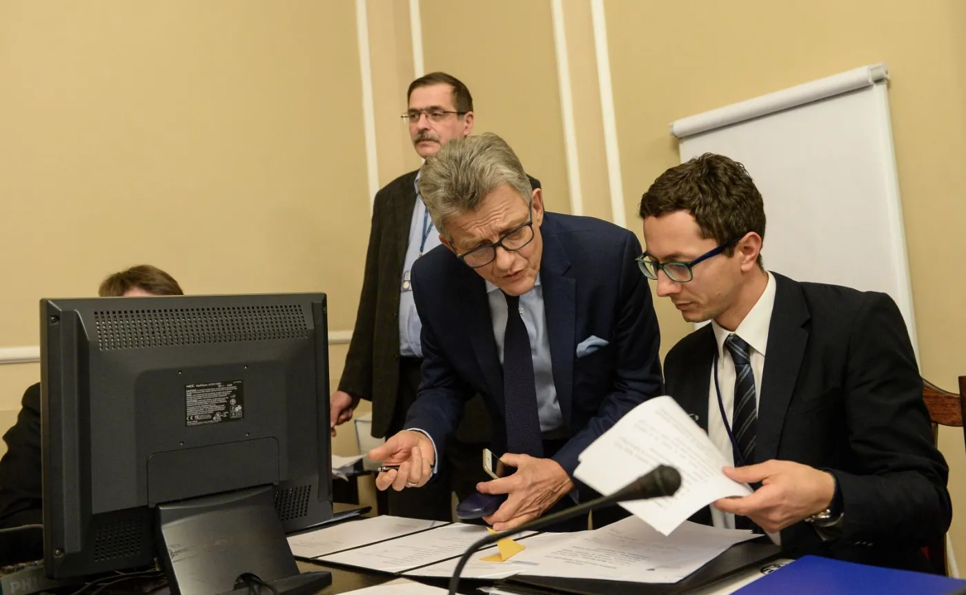 Przewodniczący komisji, poseł PiS Stanisław Piotrowicz podczas posiedzenia sejmowej komisji sprawiedliwości i praw człowieka