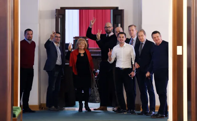 Kryzys parlamentarny wychodzi opozycji na dobre? SONDAŻ TNS