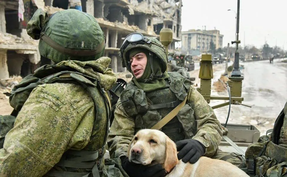 9756369-rosyjscy-zolnierze-w-aleppo.jpg