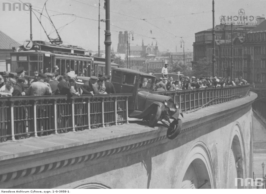 To się wyklepie? Piraci drogowi z początków polskiej motoryzacji [ARCHIWALNE ZDJĘCIA]