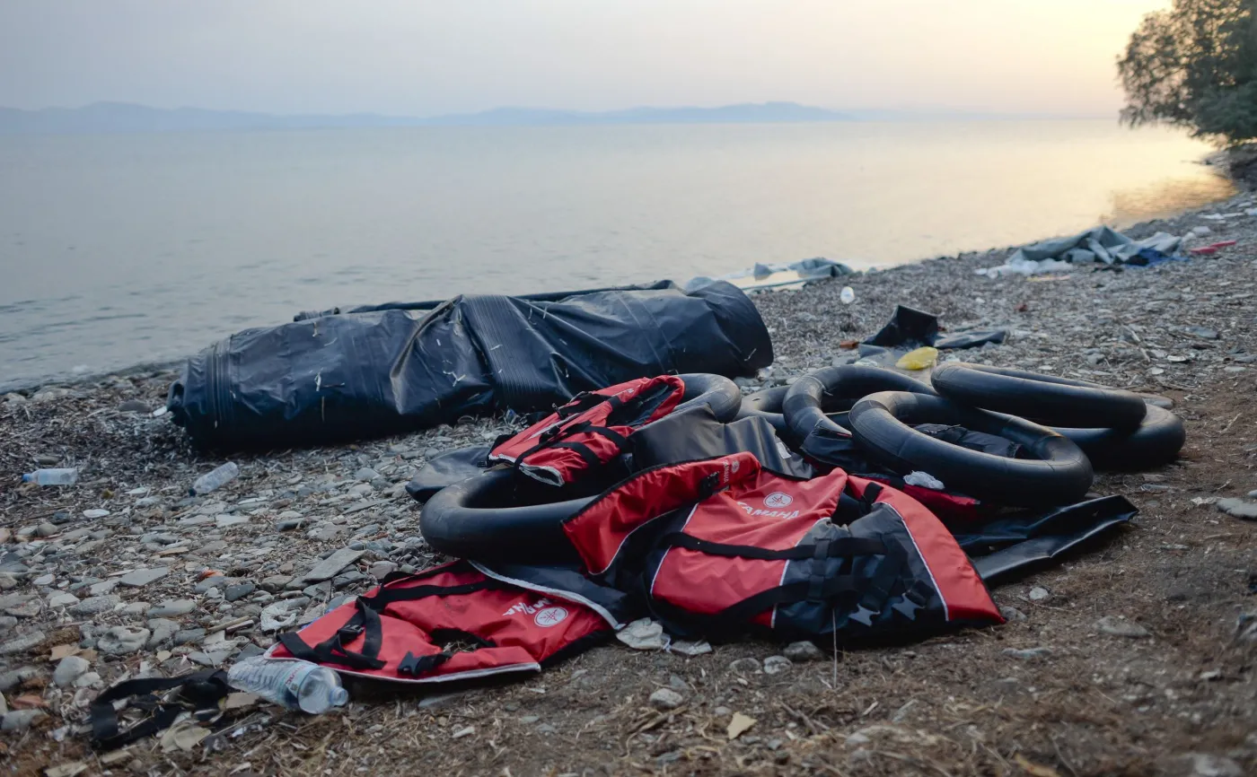 Pozostałości po przypłynięciu uchodźców na wyspę Kos