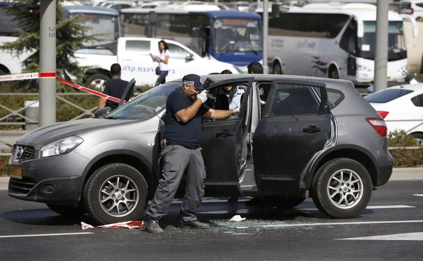 Izraelskie służby na miejscu ataku