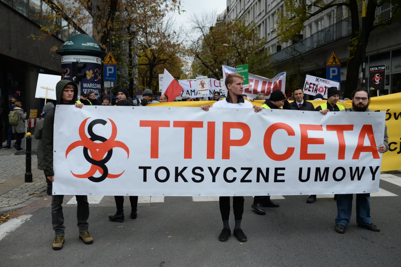 9534139-protest-przeciwko-ceta-i-ttip.jpg