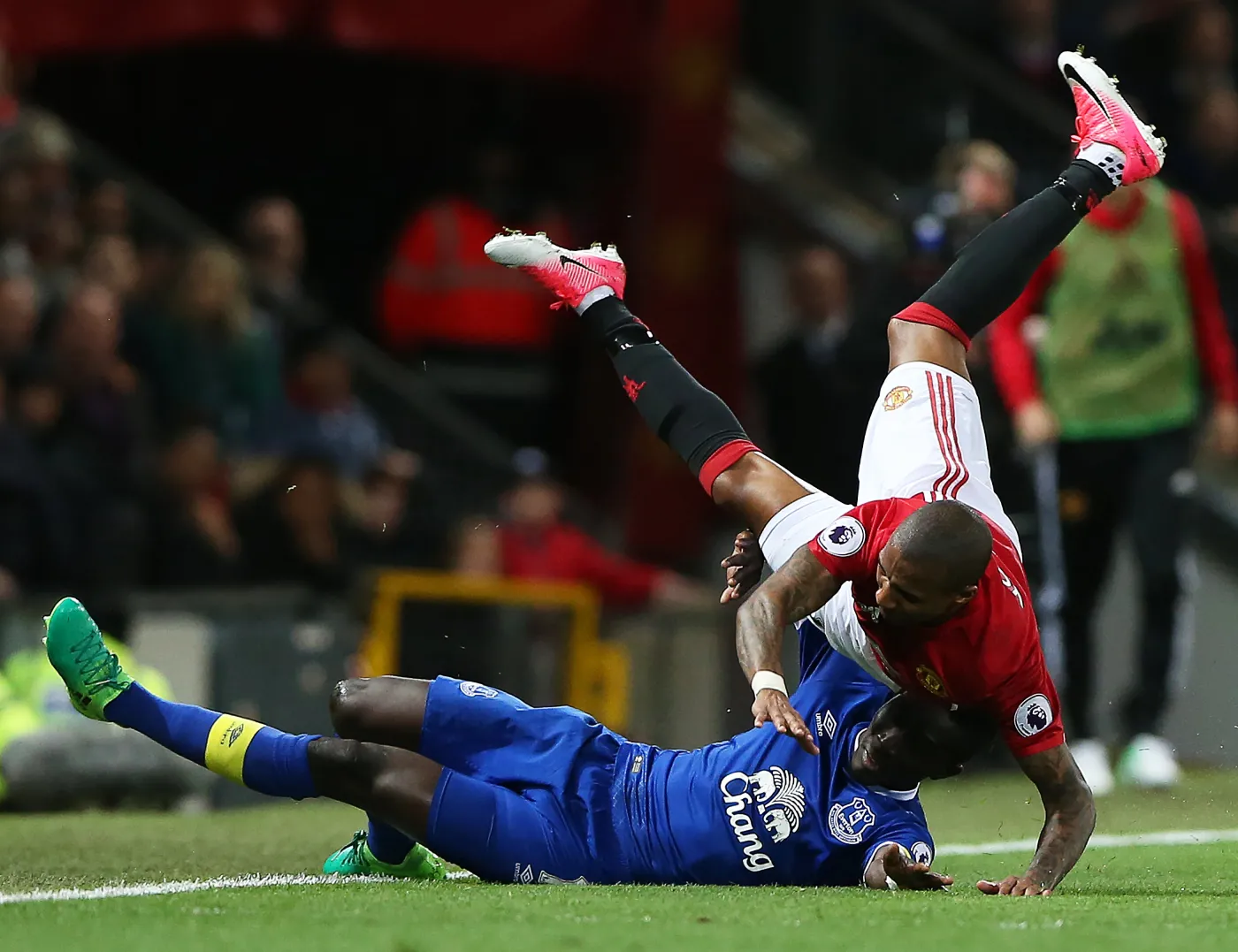 Ashley Young i Idrissa Gueye