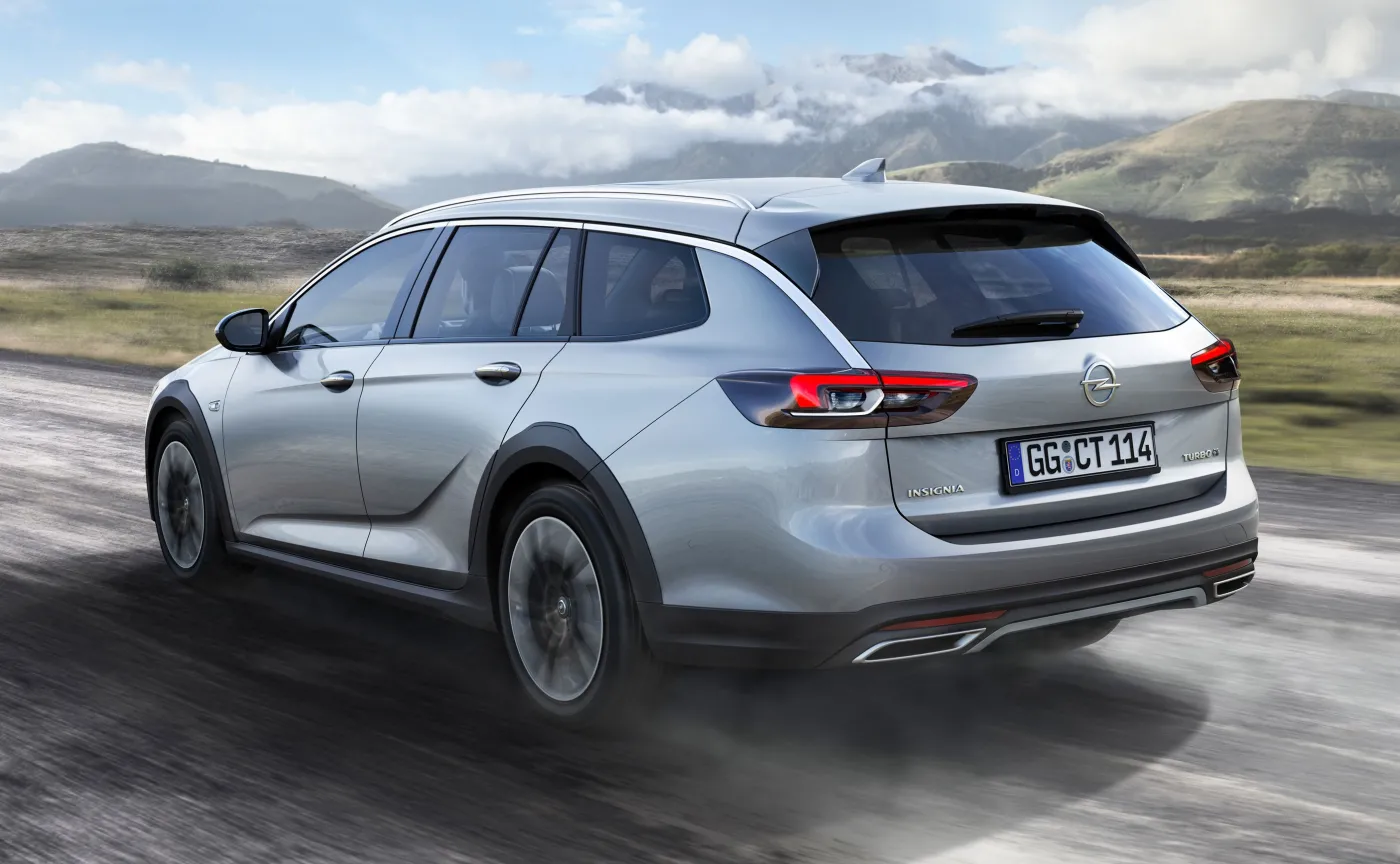 10038573-opel-insignia-country-tourer.jpg